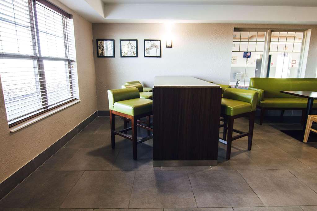 Country Inn & Suites by Radisson Stockton IL - photo 12
