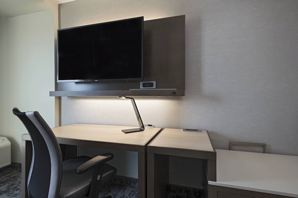 Courtyard by Marriott St. Louis Brentwood - photo 9