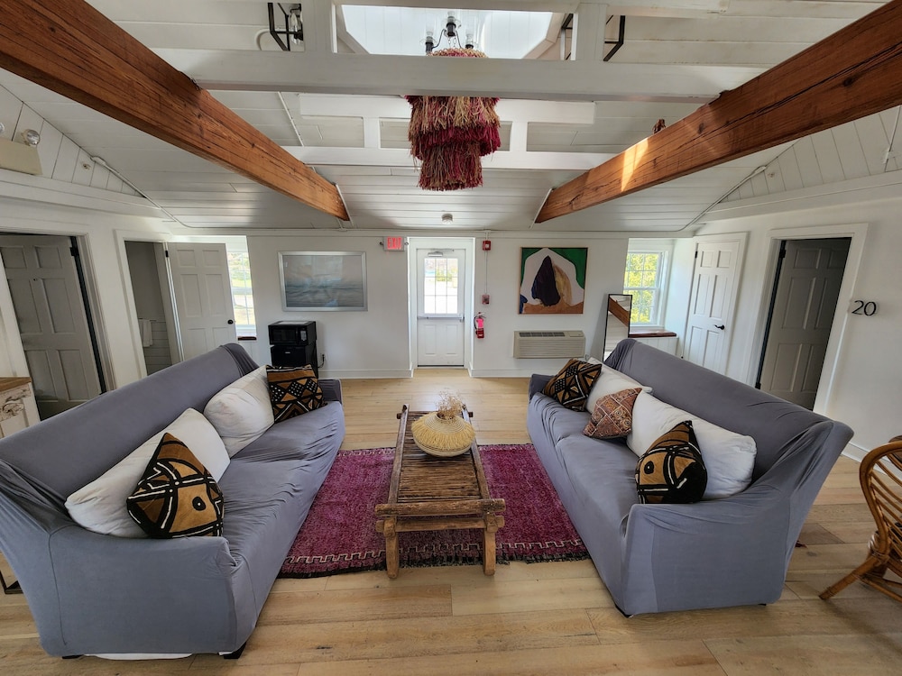 Shelter Harbor Inn - photo 22