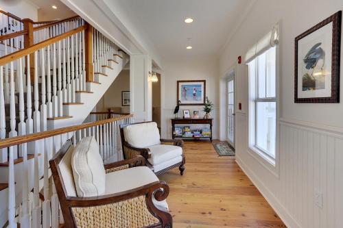 Standard 2 Bedroom C — 4-Star Luxury Hotel in Holmes Beach, United States