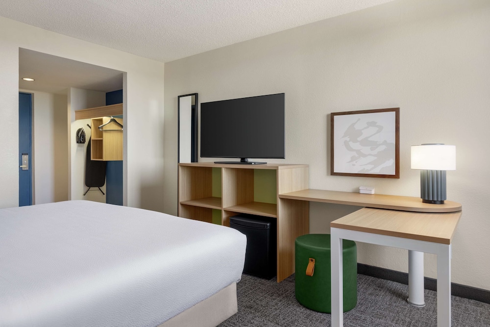 Spark by Hilton Germantown Washington DC North - photo 18