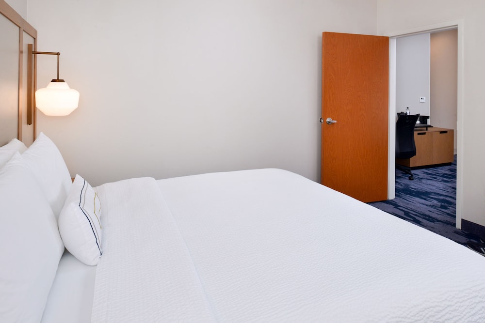 Fairfield Inn & Suites by Marriott Arlington Six Flags - photo 6