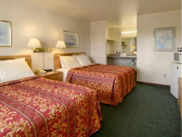 Days Inn Salinas Airport - photo 10