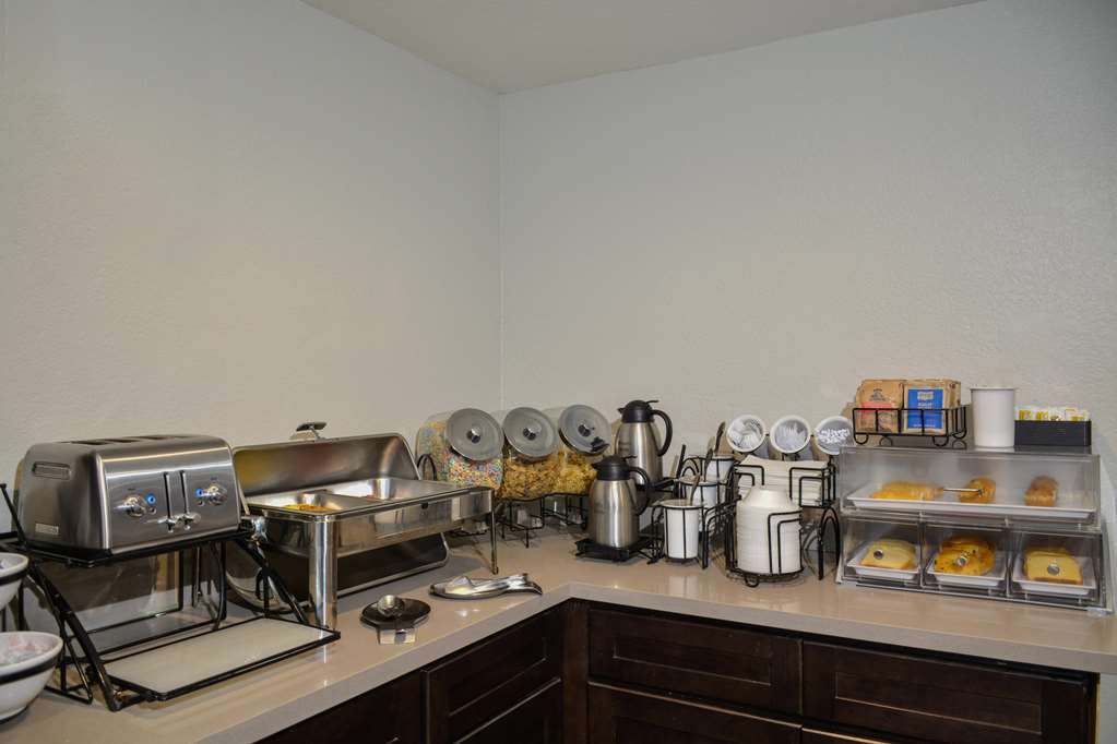 Comfort Inn & Suites Moreno Valley near March Air Reserve Base - photo 37