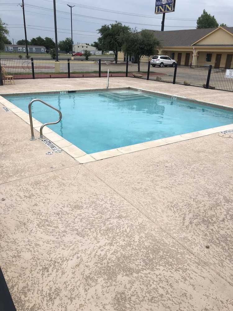 Whitesboro Inn & Suites - photo 16
