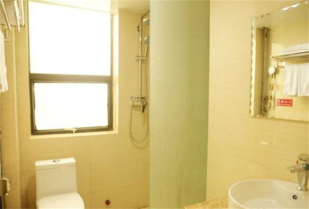 Xinling Business Hotel — hotel in Danjiangkou