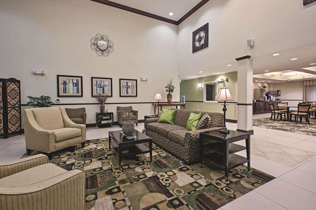 La Quinta Inn & Suites by Wyndham Lancaster - photo 3
