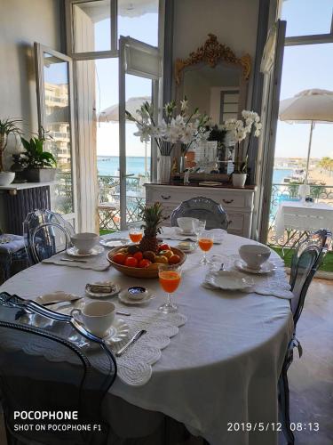 Ô 3 parasols in Sete, France