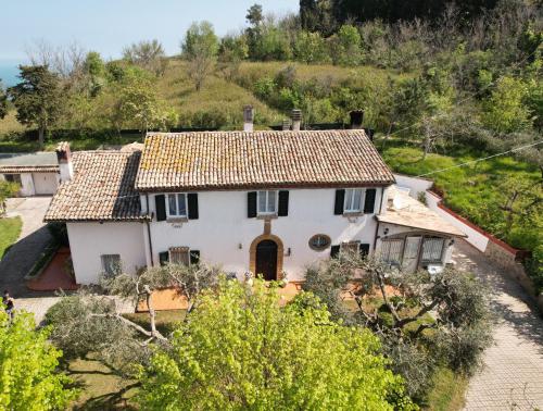 Villa Napoleone a 10 min dal mare Pesaro — 4-Star Luxury Hotel in Santa Marina, Italy