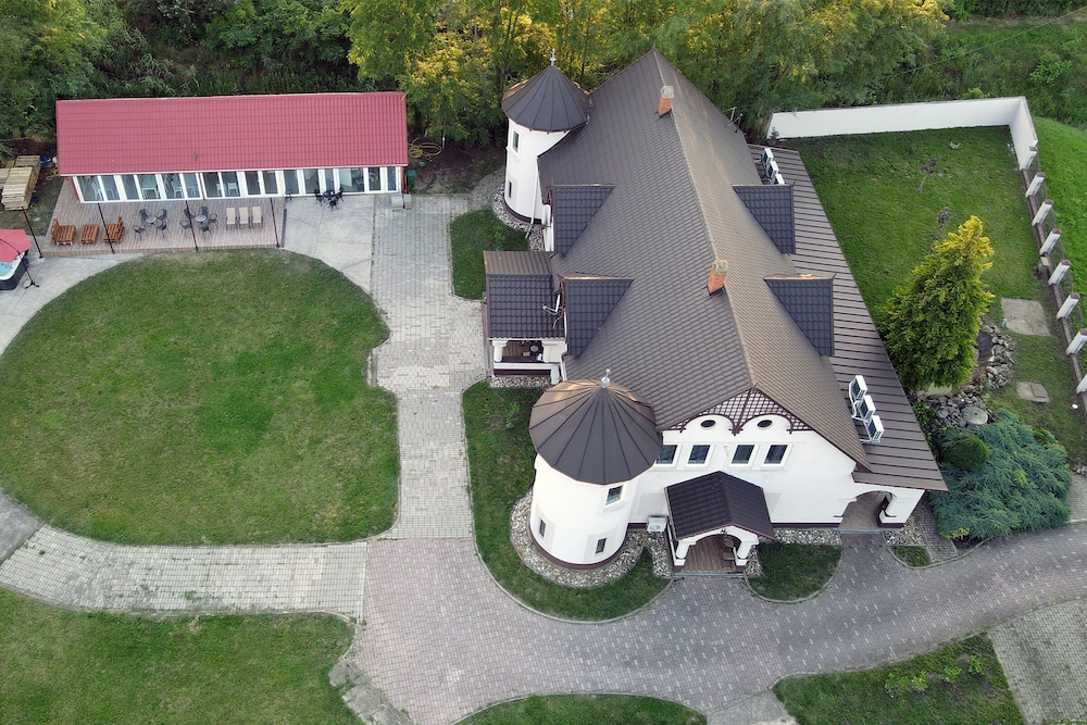 The Luxo Wine Museum Hotel — 4-Star Luxury Hotel in Kaba, Hungary