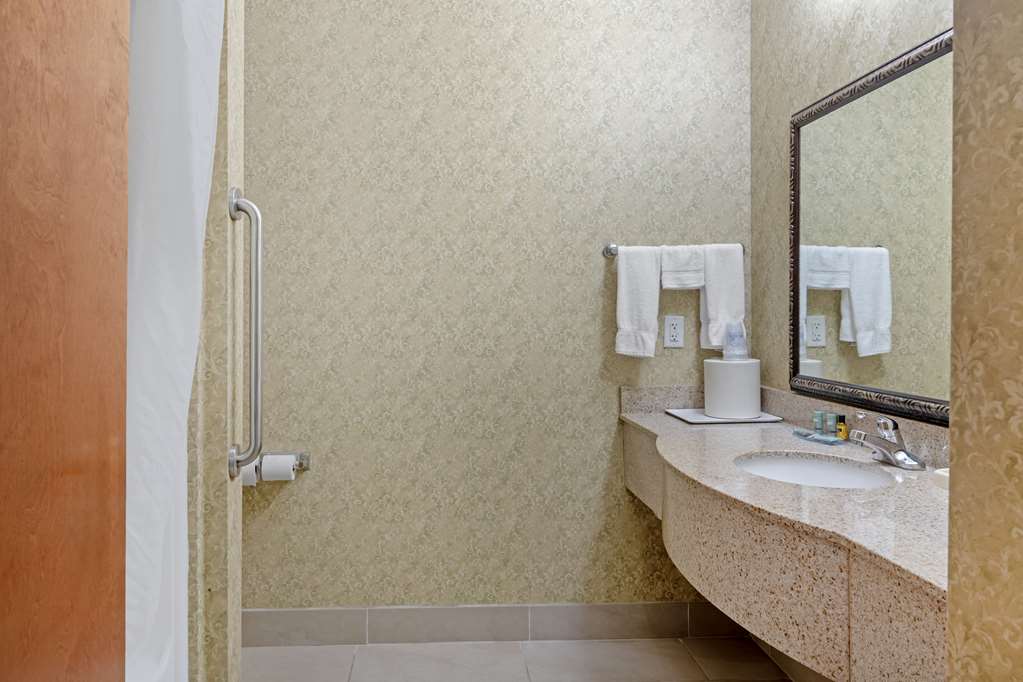 Best Western Plus Bradbury Inn & Suites - photo 45