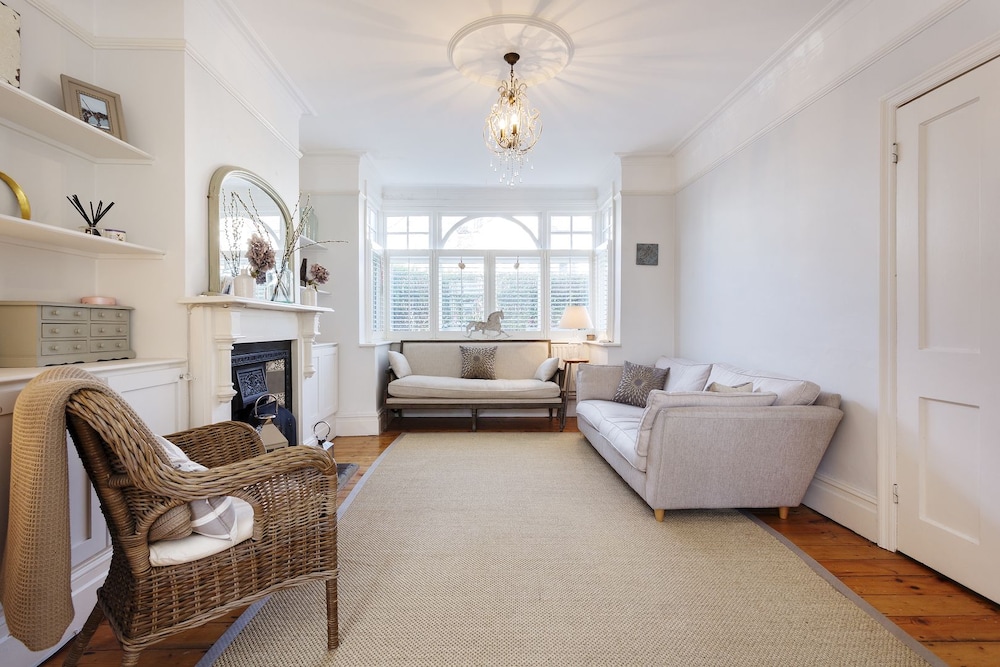 The Silver Horse — 4-Star Luxury Hotel in London, United Kingdom