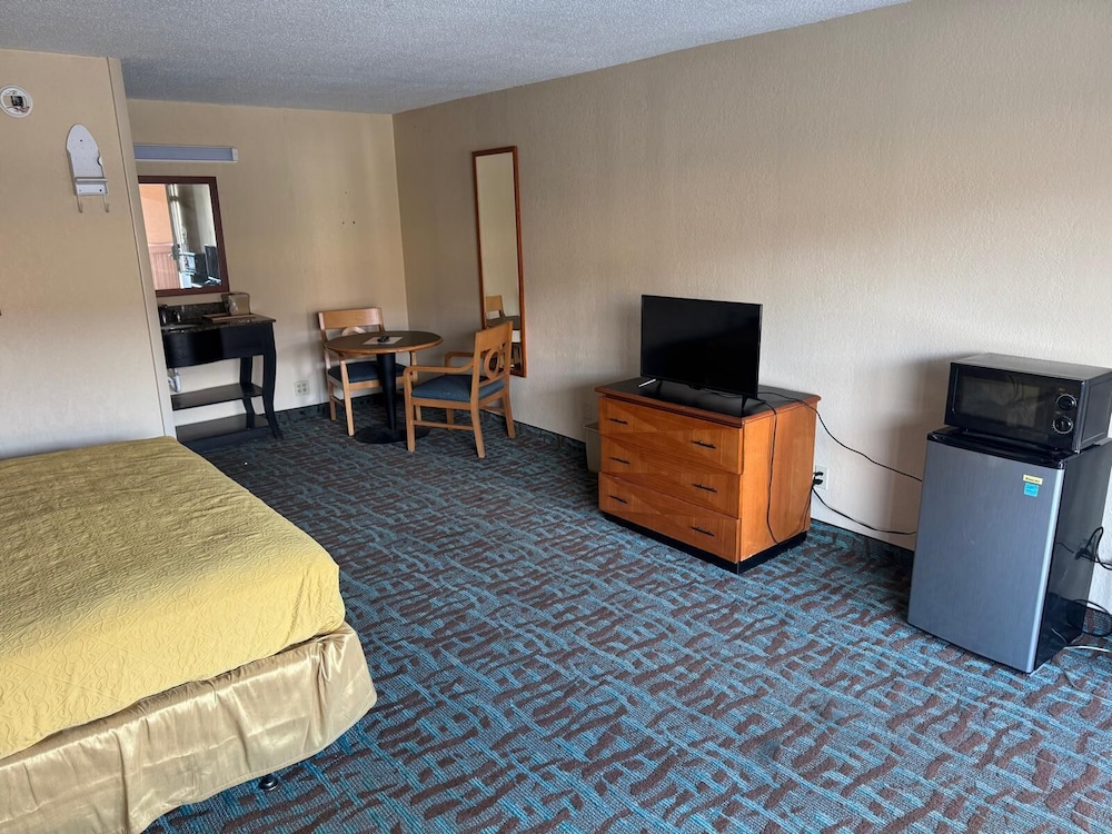 OYO Hotel Harriman near I 40 - photo 4