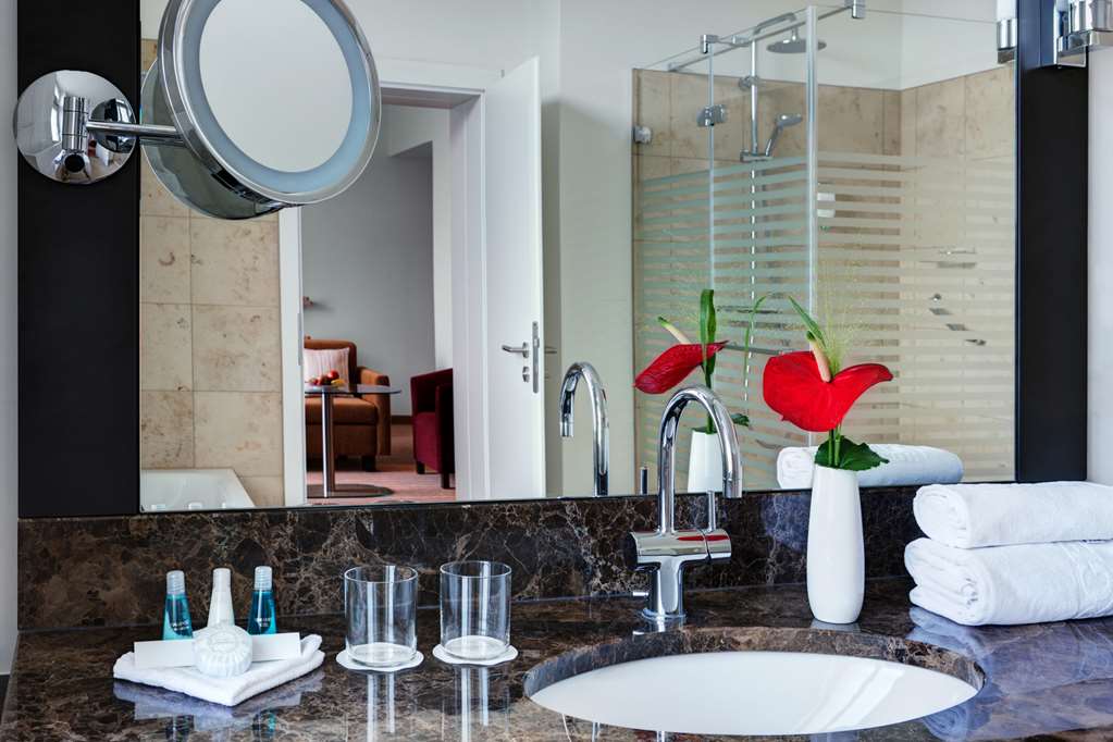 Steigenberger Hotel Bad Neuenahr, Germany - bathroom