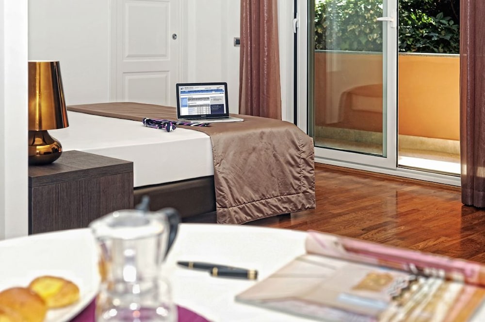 Suites Rome 55 — 4-Star Luxury Hotel in Rome, Italy