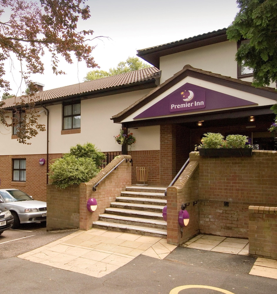 Premier Inn Kings Langley - carbon neutral hotel in Hemel Hempstead