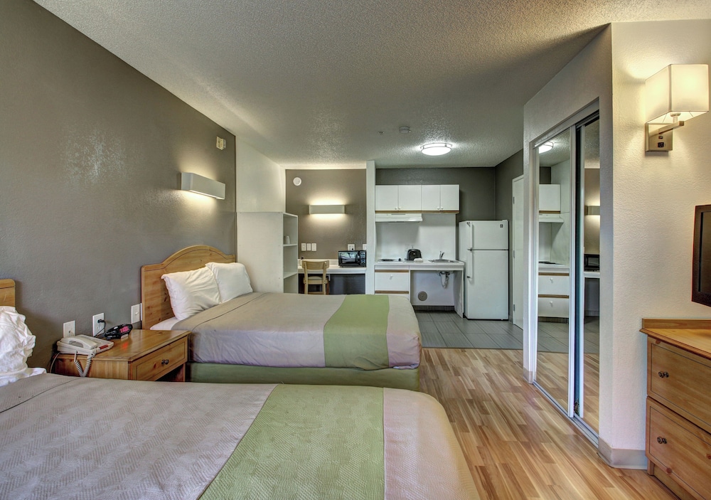 Econo Lodge Murray - photo 17