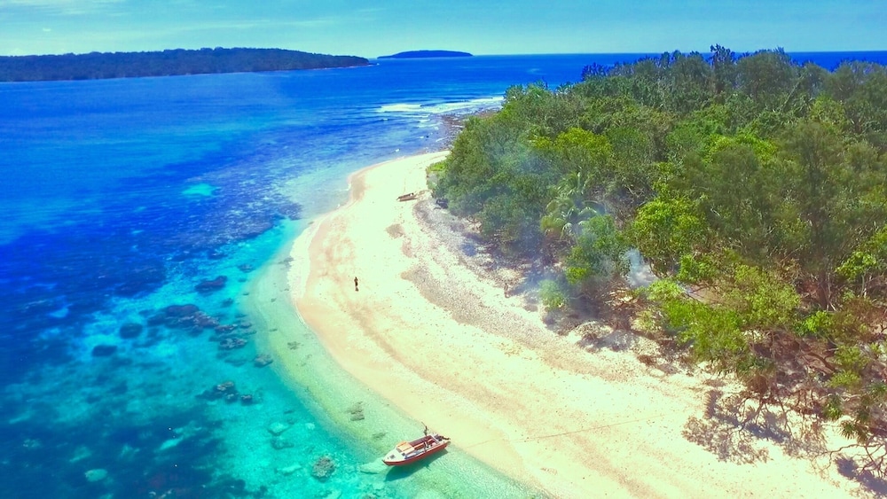 Dany Island — hotel in Luganville