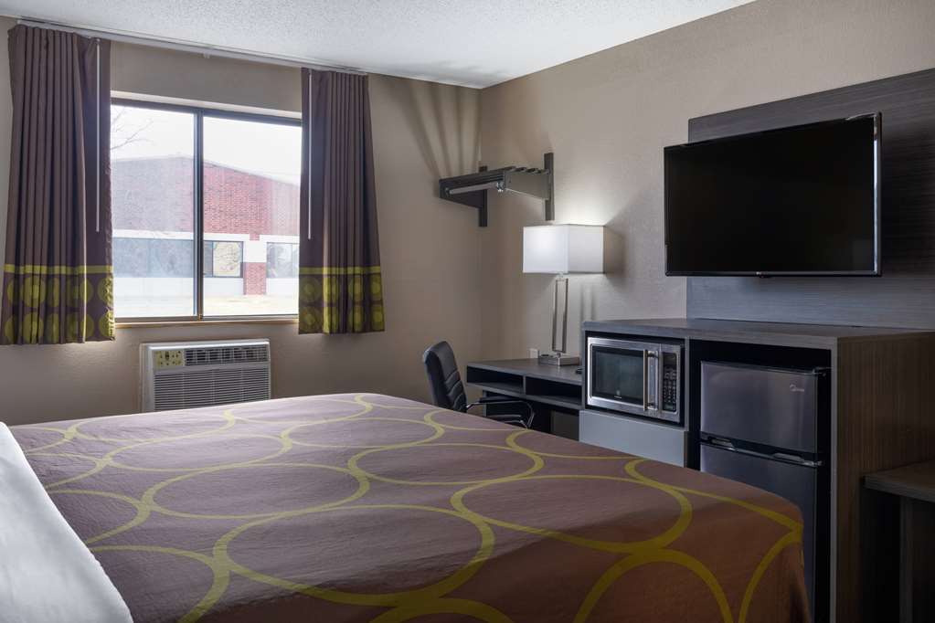 Super 8 by Wyndham Merrillville - photo 27