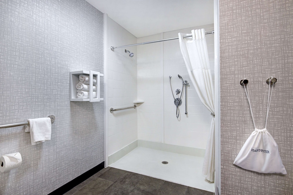 Hampton Inn & Suites Nacogdoches - photo 33