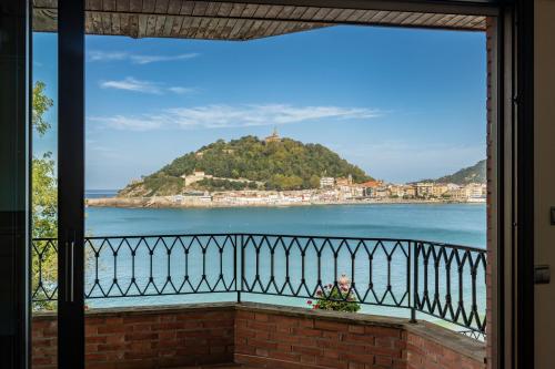 Miraconcha 47 in San Sebastian, Spain