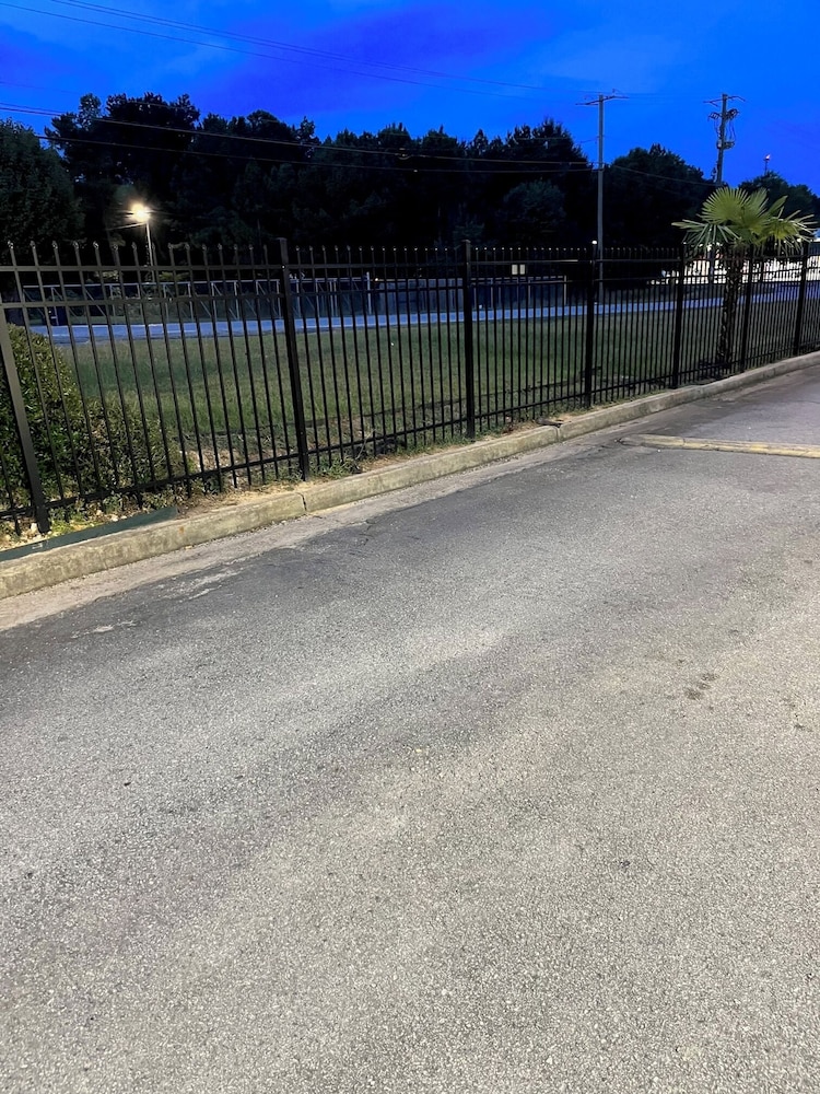 Rodeway Inn and Suites Macon - photo 19