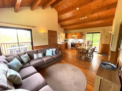 Beautiful 3BR Lodge Stunning Beach and Golf Location Pass the Keys — 4-Star Luxury Hotel in Dalbeattie, United Kingdom