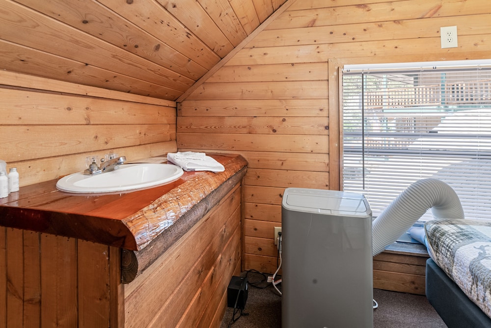 Big Bear Lakefront Lodge - photo 32