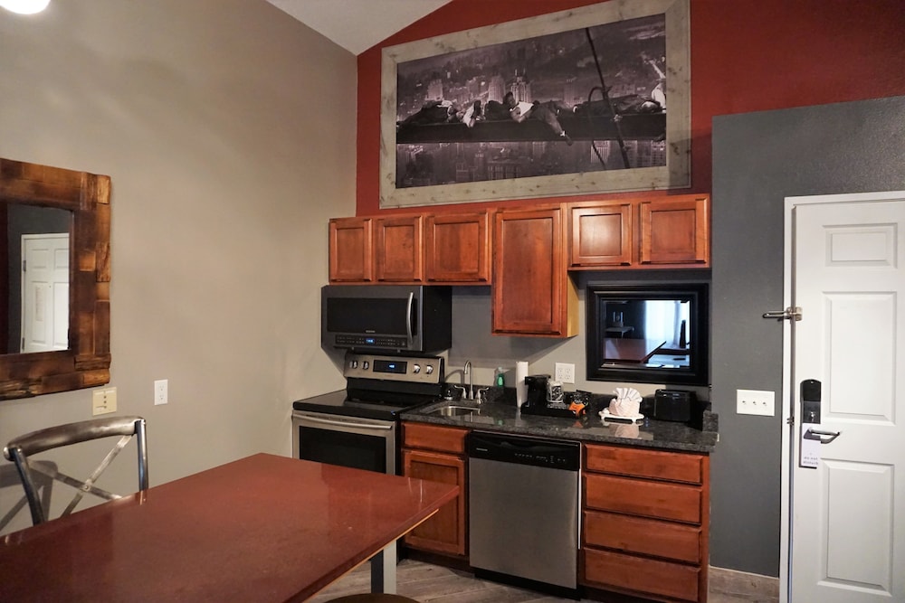 River Hills Hotel - photo 19