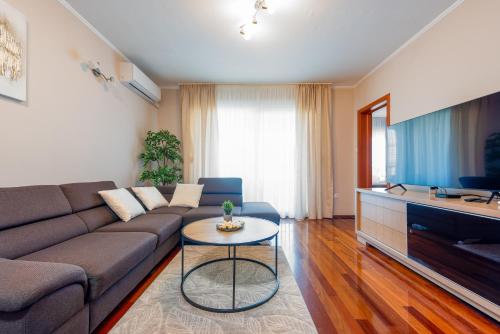 Apartment Matea with terrace — 4-Star Luxury Hotel in Zadar, Croatia