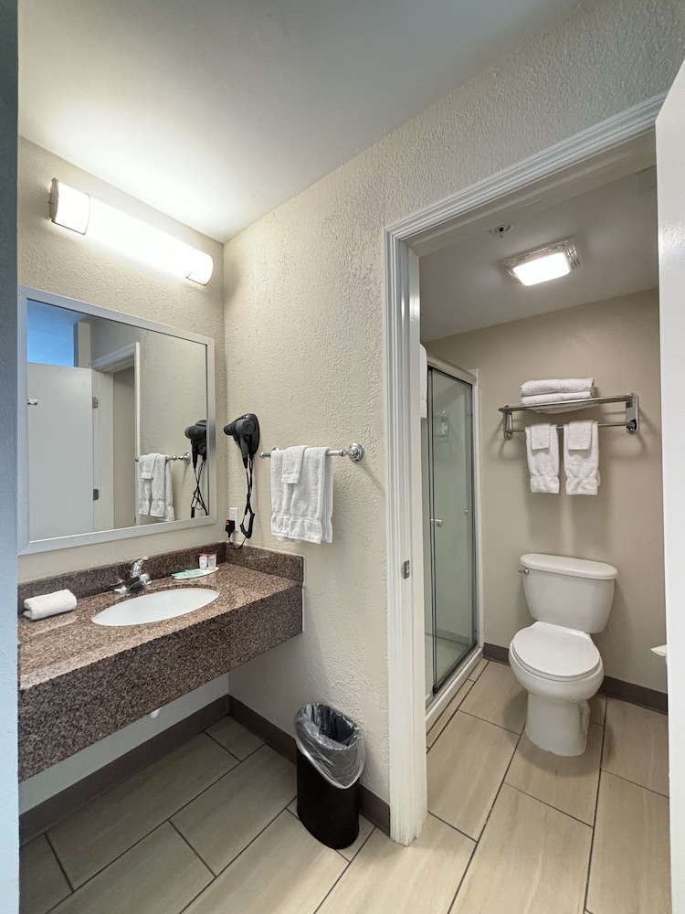 Baymont by Wyndham Lake Park Valdosta I 75 - photo 22