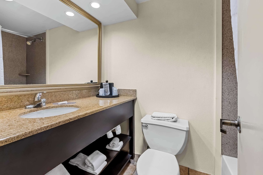 Comfort Inn & Suites Somerset New Brunswick - photo 17