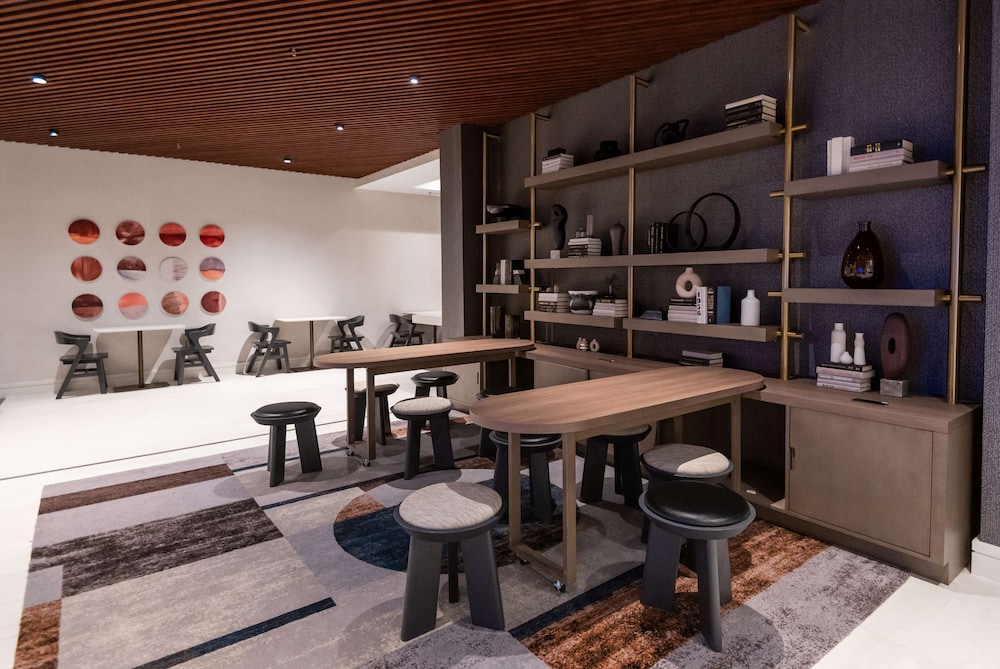 Hilton Arlington National Landing - photo 5