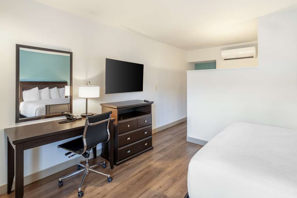 Best Western at Ventura Pier - photo 15