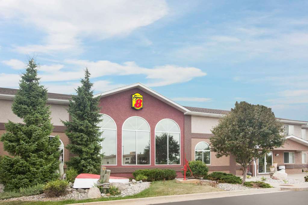 Super 8 by Wyndham West Branch — hotel in West Branch