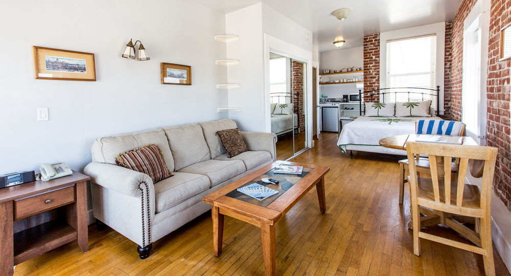 Venice Beach Suites & Hotel - photo 27