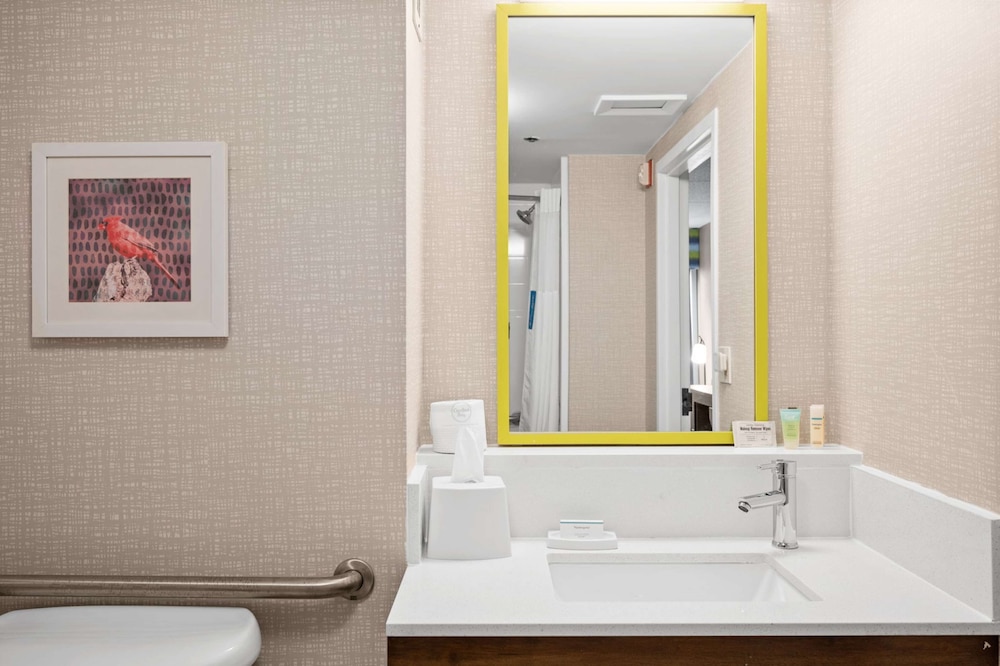 Hampton Inn Cleveland Westlake - photo 17