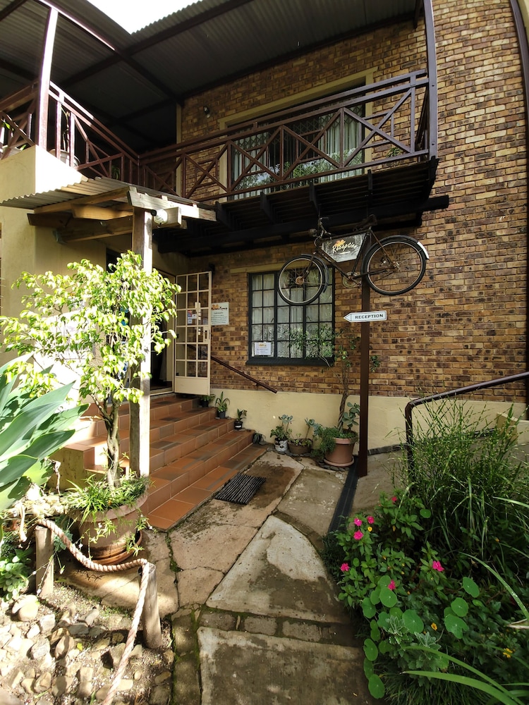 Autumn Breeze Manor — 4-Star Luxury Hotel in Thulamahashi, South Africa