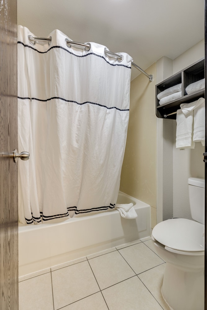 The Alexis Inn & Suites Nashville Airport - photo 42