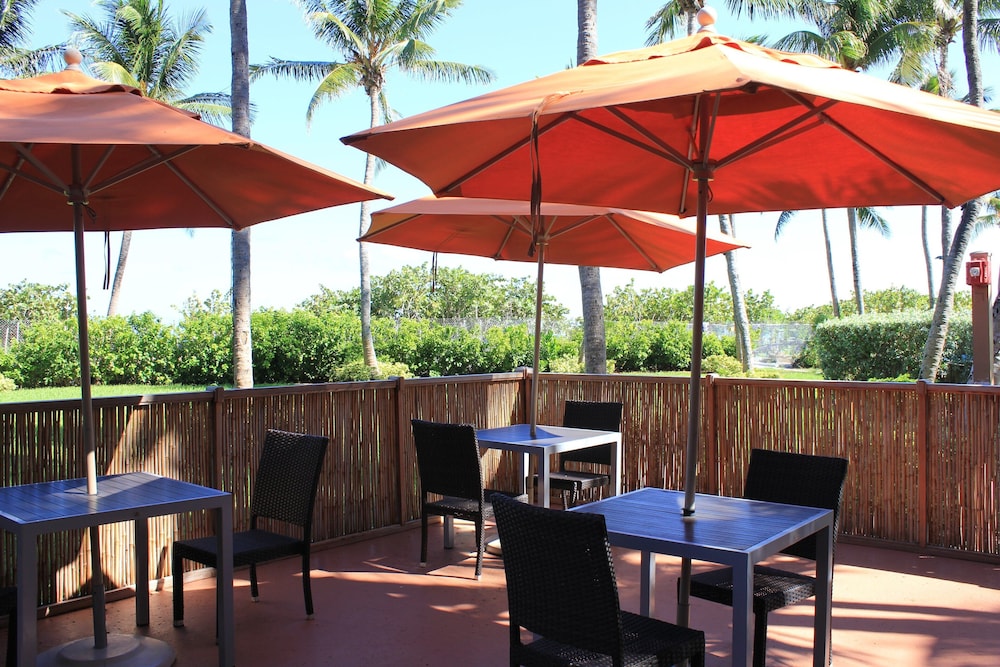 Holiday Inn Miami Beach Oceanfront by IHG - photo 15