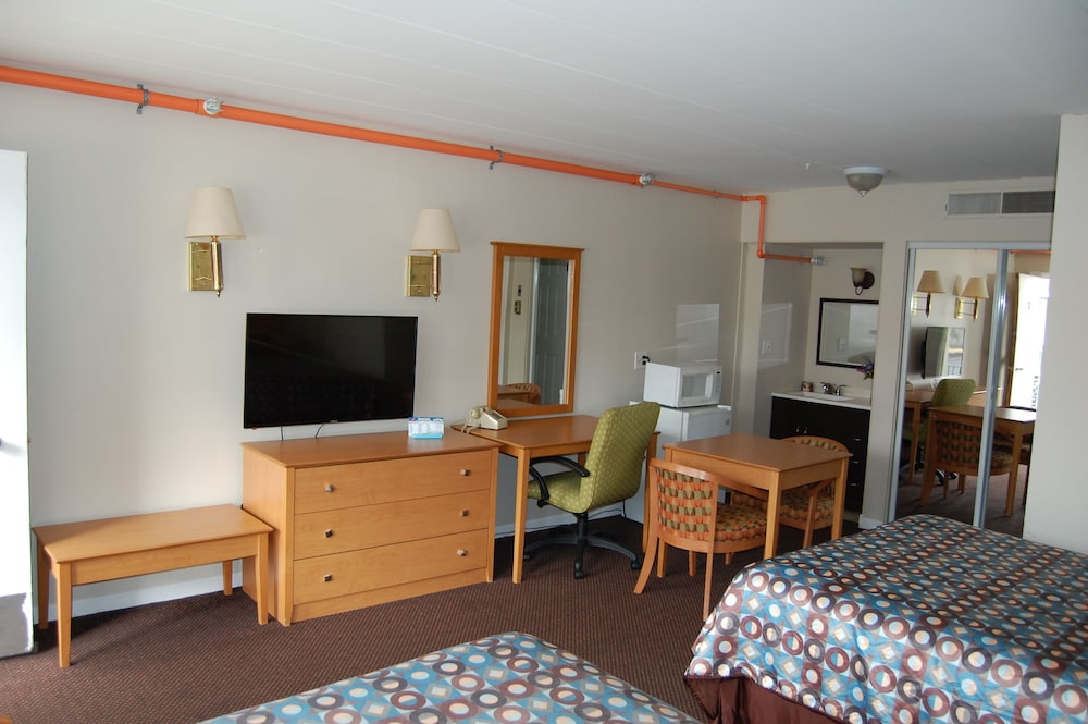 Colony Motel — Brookfield — photo 2