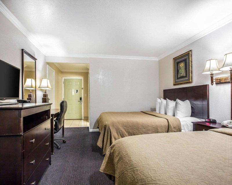 Quality Inn & Suites Thousand Oaks - photo 18