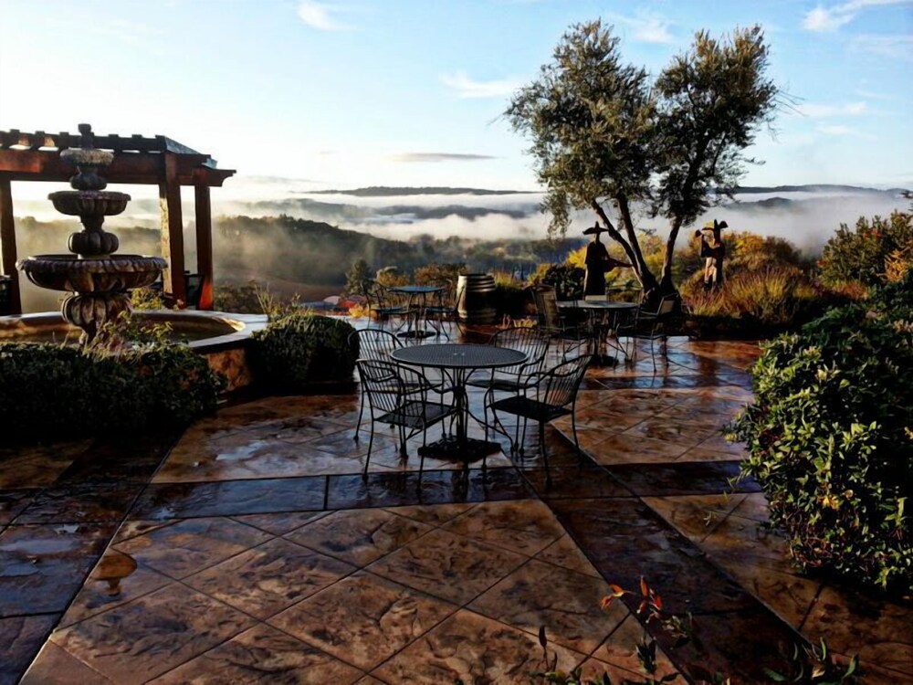 Croad Vineyards The Inn