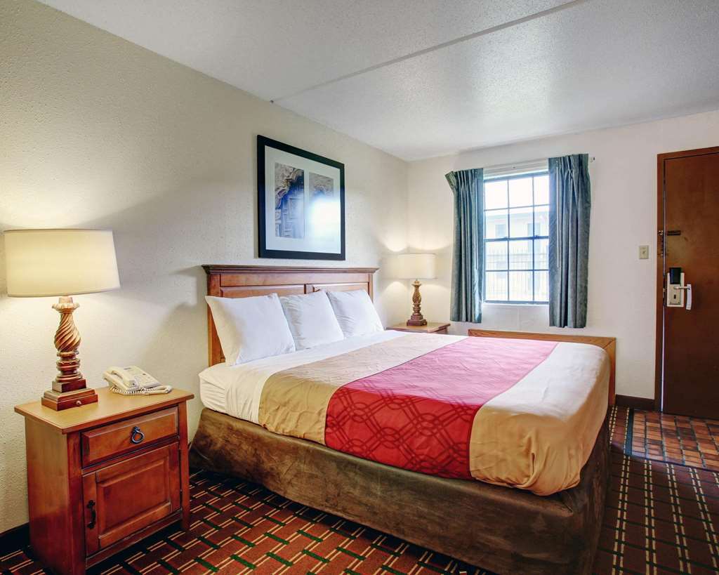 Rodeway Inn New Braunfels San Antonio Area - photo 11