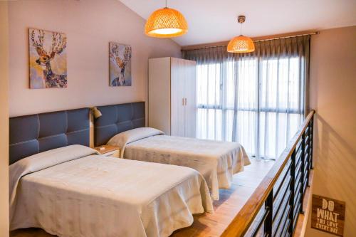 C Apartamento moderno con piscina compartida — 4-Star Luxury Hotel in Torrico, Spain