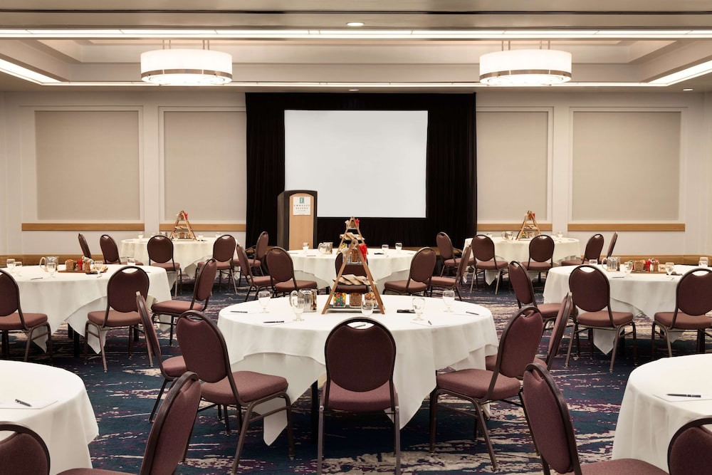 Embassy Suites by Hilton San Luis Obispo - photo 34