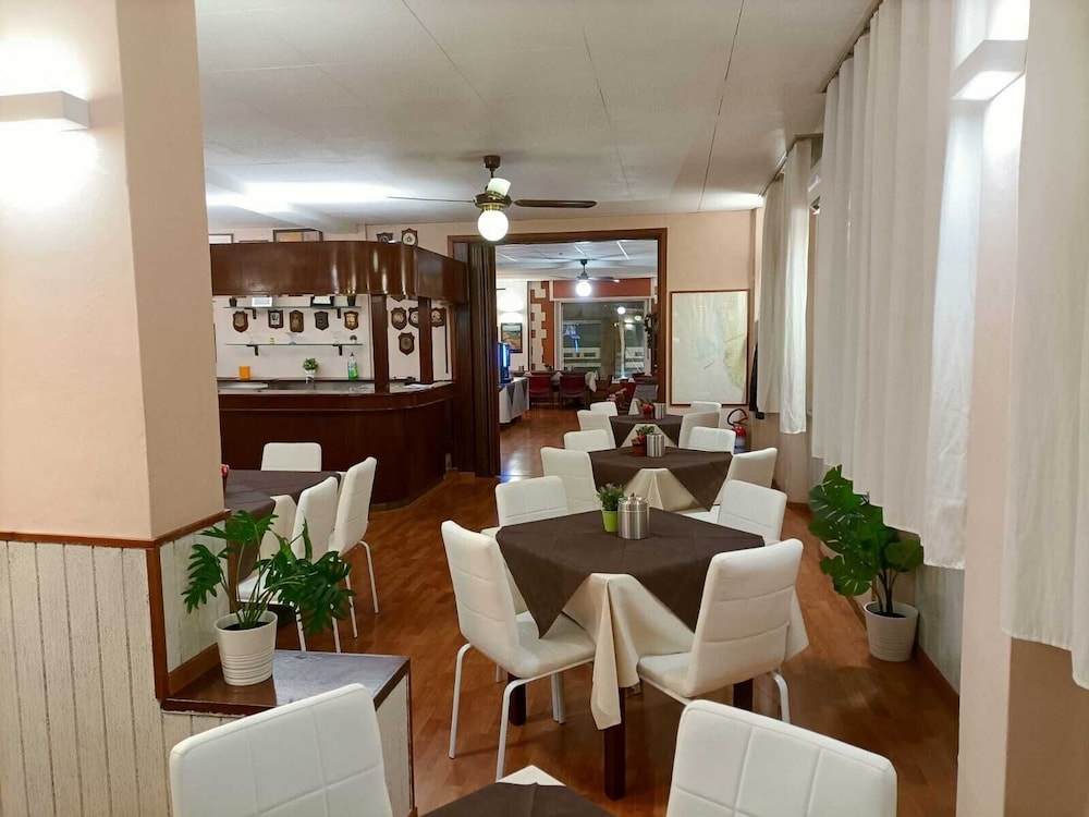 Giappone Inn Parking Hotel in Livorno, Italy