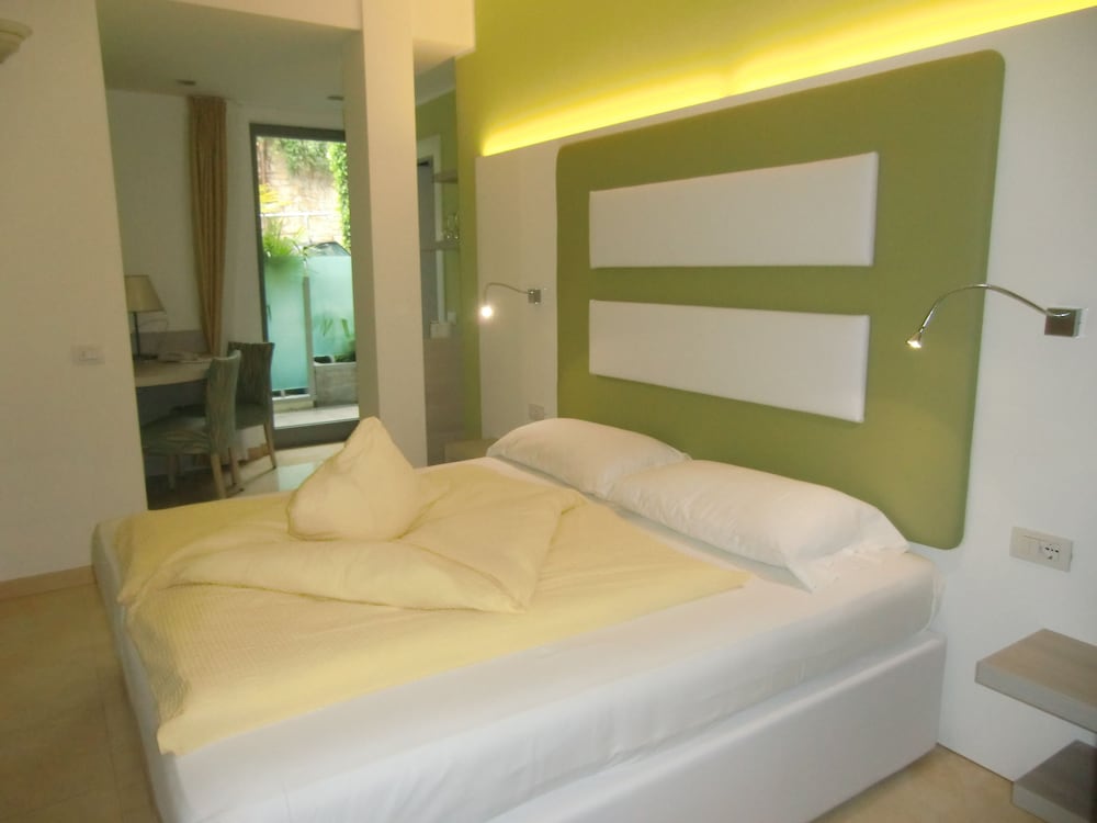 Beach Hotel Du Lac — Malcesine — photo 3