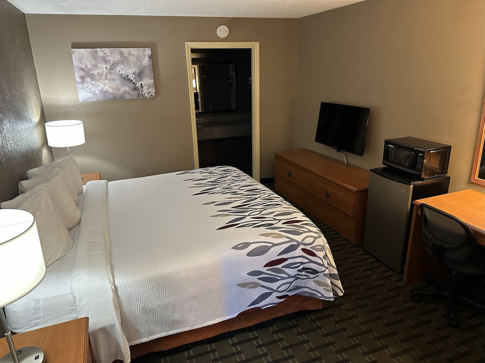 Red Roof Inn & Suites Marysville - photo 17