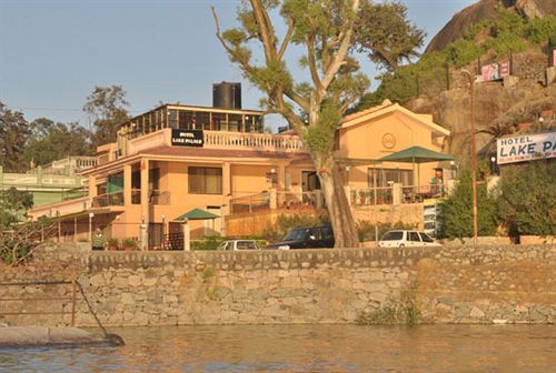 Hotel Lake Palace - last minute hotel in Abu